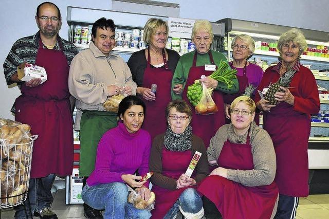 Zaza de Lux singt fr den Tafelladen