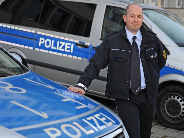 Der Polizeifreiwillige Alexander Schmi...gagement bald ein unfreiwilliges Ende?  | Foto: dpa