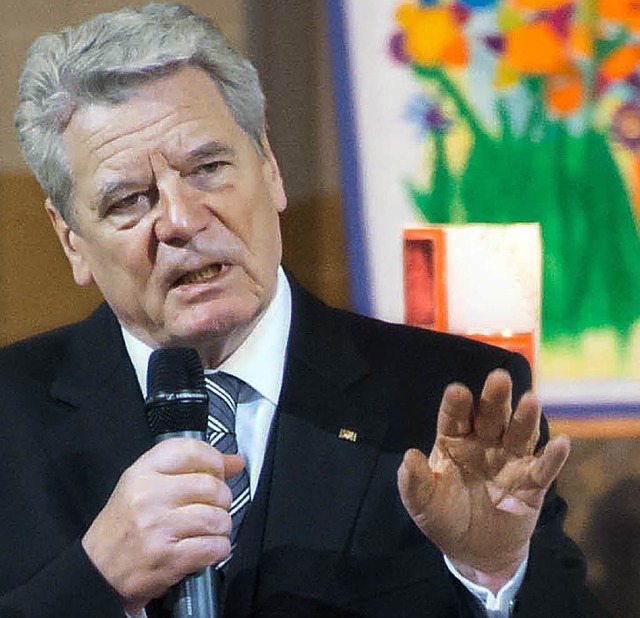 Brger Gauck im Gesprch mit Betroffenen  | Foto: dapd