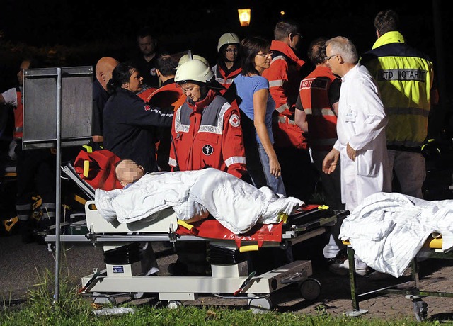 Das Feuer im Krankenhaus am 20. Juli e...Stationen ins Freie evakuiert werden.   | Foto: ARCHIVFOTO: WOLFGANG KNSTLE