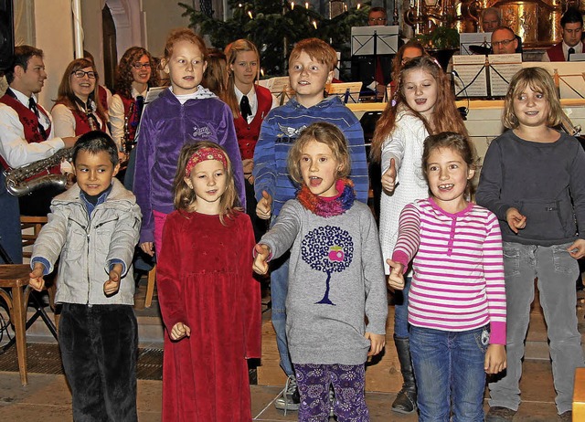 Auch  der Vogtsburger Kinderchor sang ...Konzert in der Burkheimer Kirche mit.   | Foto: herbert trogus