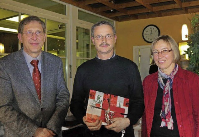 Von Rektor Hartmut Nbling (links) und... der Otto-Raupp-Schule verabschiedet.   | Foto: PRIVAT