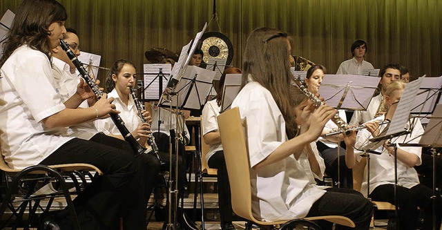 Das Jugendorchester des Musikvereins &...te mit einem beeindruckenden Konzert.   | Foto:  Werner Probst