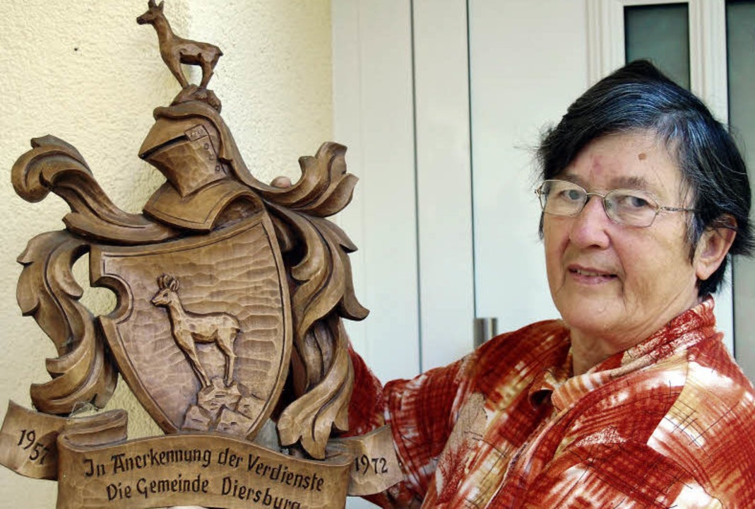 Carola Benthin, Tochter von Alfons Kem...einer Pensionierung berreicht wurde.   | Foto: renate tebbel