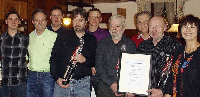 Langjhrige Mitarbeiter wurden Hermann Schber geehrt.  | Foto: Privat