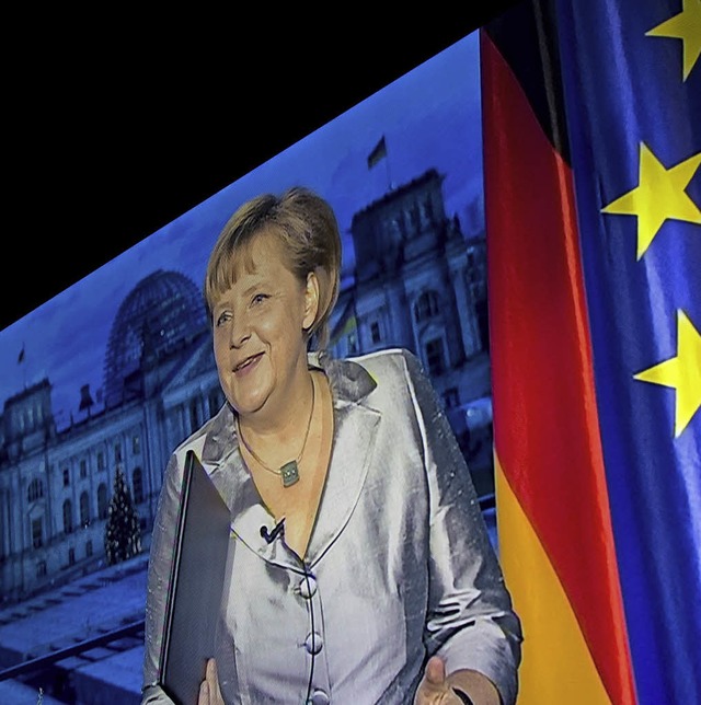 Angela Merkel bei der Aufzeichnung ihrer Ansprache  | Foto: afp