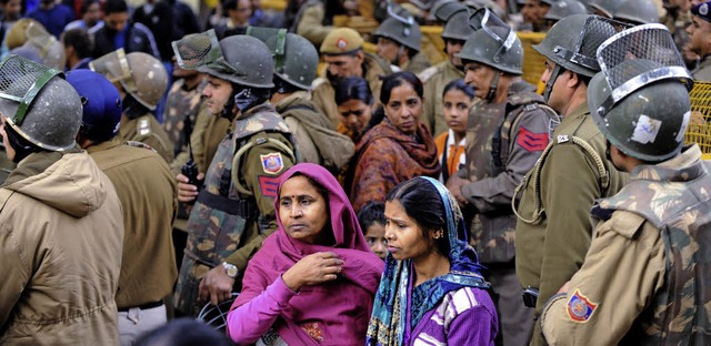 Tausende Inder protestierten landeswei... am Samstag ihren Verletzungen erlag.   | Foto: AFP