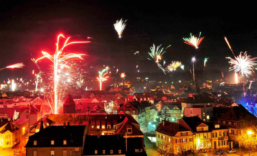 Jahreswechsel in Lahr: Mit einem groen Feuerwerk verabschiedeten die Lahrerinnen und Lahrer  das alte Jahr und begrten das neue.