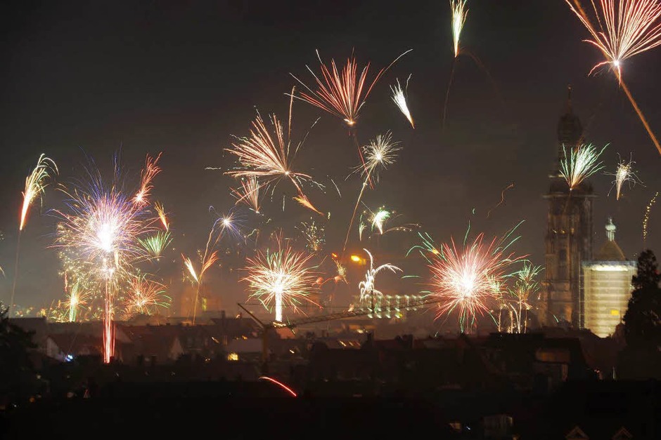 Fotos: Silvester-Feuerwerk in Südbaden - Südwest - Fotogalerien