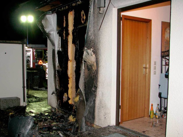 Nach einem Mlleimer-Brand in  Bad Kro...ewohner ihr Zuhause verlassen mussten.  | Foto: Feuerwehr Bad Krozingen