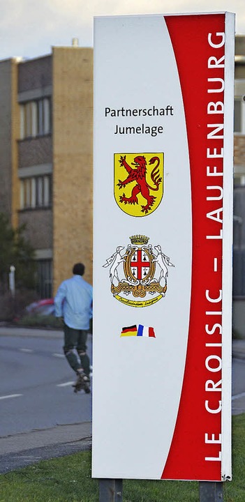 Ansprechend: Neue Tafeln an den Ortseinfahrten künden von der  Jumelage.   | Foto: Winfried Dietsche
