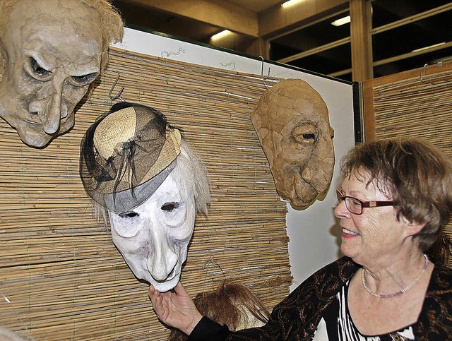 Beste Resonanz erfuhr die Kunstausstel...ausdrucksstarken Masken aus Pappmach.  | Foto: Binner-Schwarz