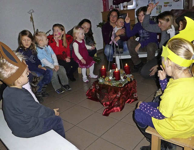 Mit Theaterspiel und Gesang wurde in d...chnes weihnachtliches Fest gefeiert.   | Foto: Winter