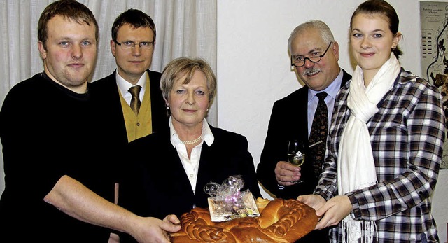 Die Vertreter der Vereinsgemeinschaft,...m Neujahrsempfang in Schelingen teil.   | Foto: herbert trogus