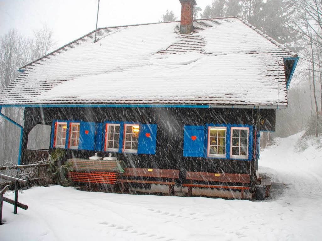 Im Dezember fegt ein Schneesturm durchs Schuttertal und die dortige Lahrer Htte.
