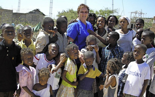 In dem Haitianischen Kinderdorf vertra... Monika Jakob und den anderen Helfern.  | Foto: Privat