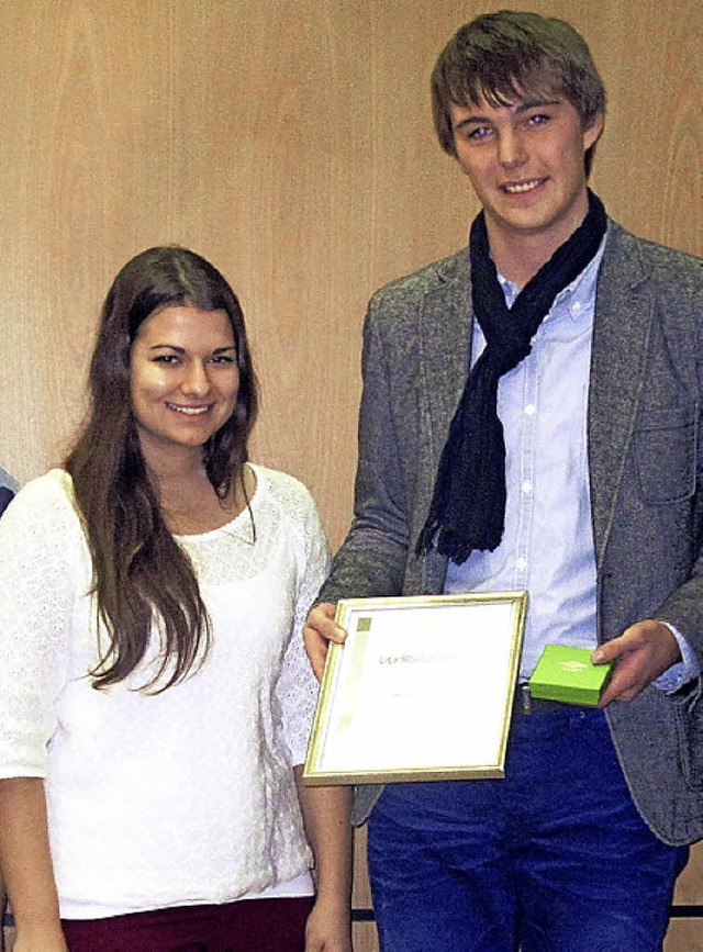 Jupa-Mitglied Sara Ljesic und der mit ...er-Preis ausgezeichnete Dominik Apel.   | Foto: Privat