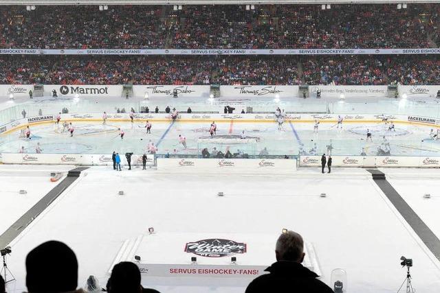 Fotos: Winter Game: Ice Tigers besiegen Eisbren 4:3