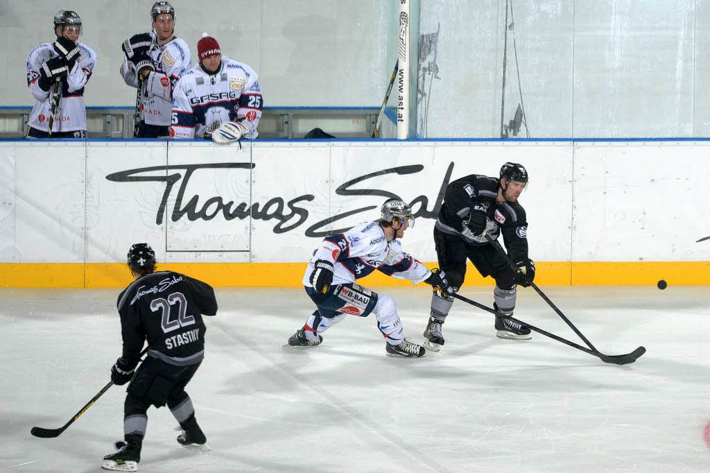 Eishockey-Spektakel unter freiem Himmel: Das Winter Game der DEL im Nrnberger Fuballstadion.