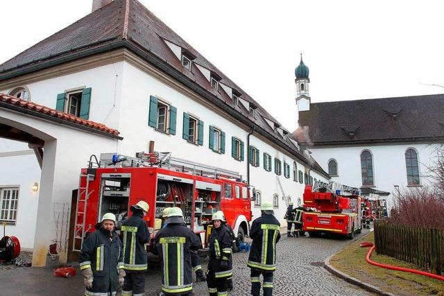 Feuer in Franziskanerkloster fordert zwlf Verletzte