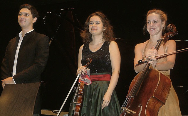 Die Cellistin Sol Gabetta, die Geigeri...chinskaja und der Pianist Eduard Kunz   | Foto: Roswitha Frey