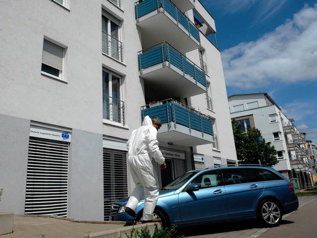 In diesem Haus im Freiburger Stadtteil...den im Mai 2012 zwei Menschen gettet.  | Foto: dpa