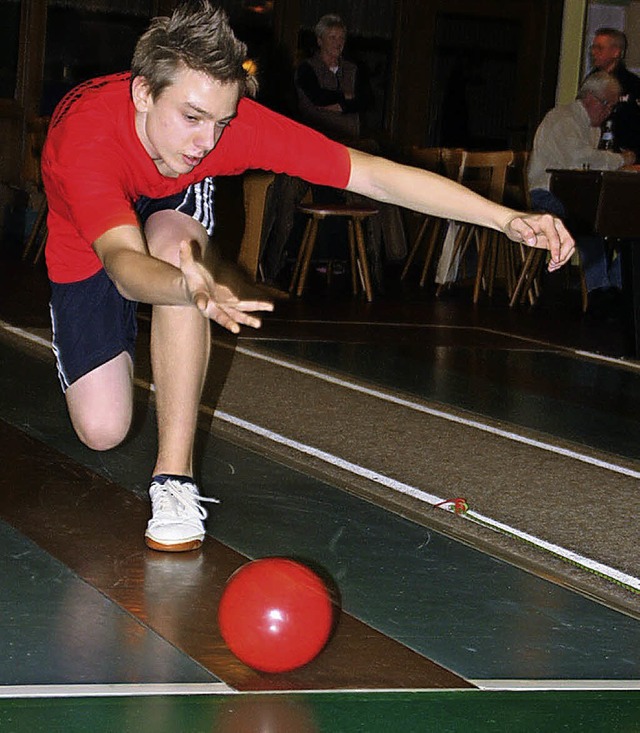 Henk Mller zeigte, wie dynamisch Kegelsport ist.   | Foto: J. Kerckhoff