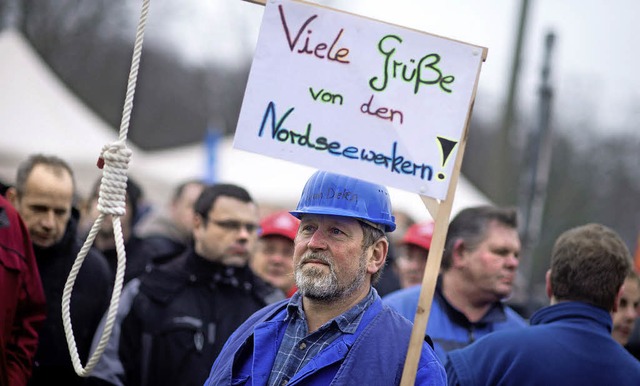 Es geht nicht nur um die  Emdener Schi...us Hamburg, Stralsund und aus Wolgast.  | Foto: HONNIGFORT/DAPD