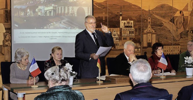 Besuch aus Anlass von 50 Jahren Elyse... Mittwoch  im Herbolzheimer Ratssaal.   | Foto: Michael haberer