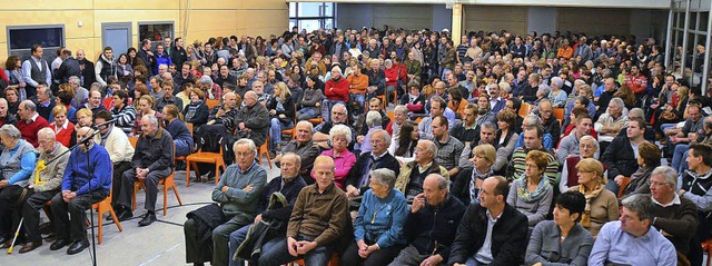 Brechend voll war die  Oberrieder Gold...tenvorstellung zur Brgermeisterwahl.   | Foto: Markus Donner