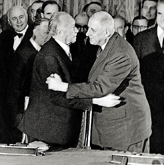 Staatsprsident  de Gaulle und Kanzler... Unterzeichnung des   lyse-Vertrags.  | Foto: AFP