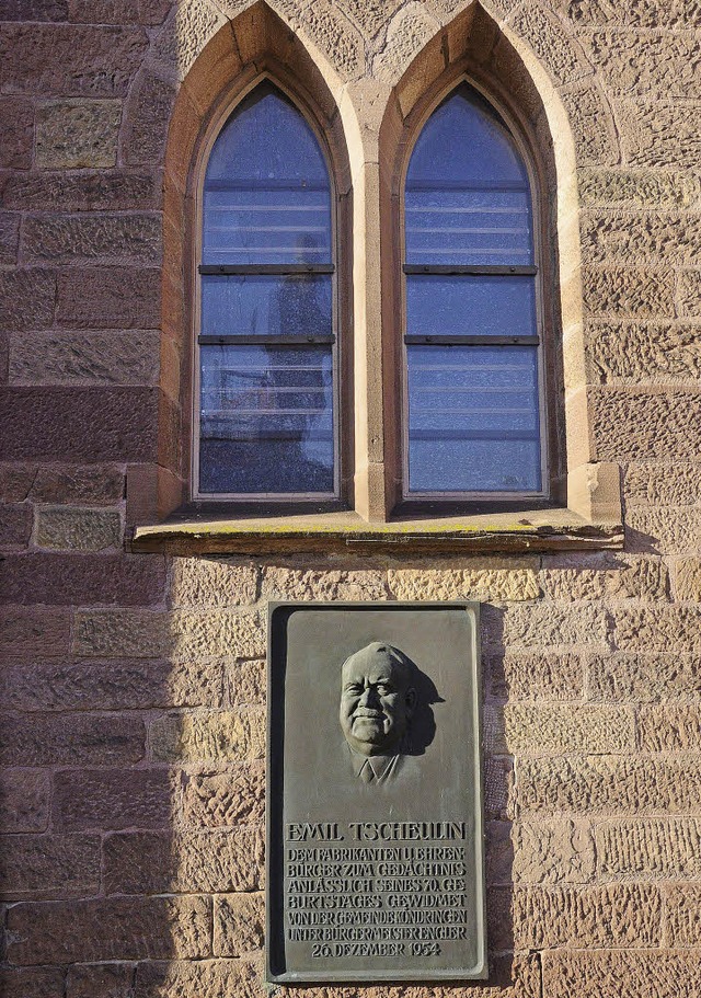 Die Tscheulin-Gedenktafel an der evang... Kirche bewegt weiterhin die Gemter.   | Foto: Trul