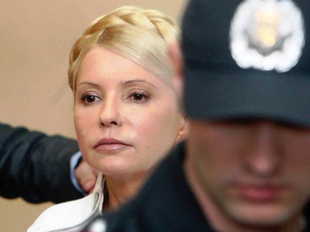 Julia Timoschenko whrend einer Anhrung vor Gericht   | Foto: DPA