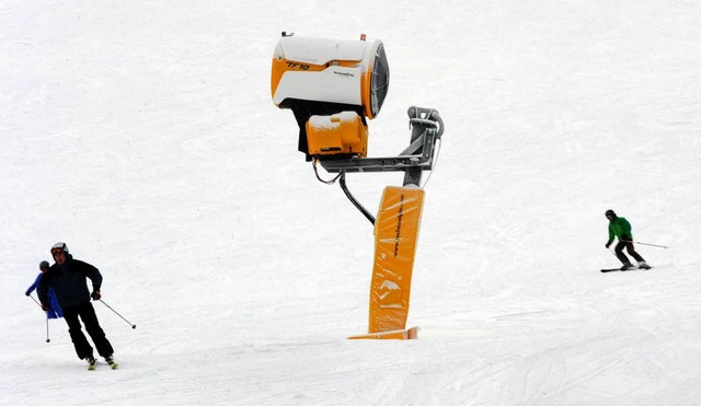 Ski fahren am Freitag am Feldberg.  | Foto: dpa