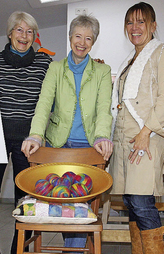 Barbara Diel, Joy Fischer und Susanne ...chen mit ihrer Arbeit Freude bereiten.  | Foto: Gerda Oswald
