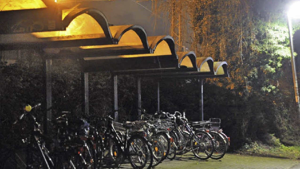 Trotz einzelner Leuchten sind die Fahr...einderten eine Verbesserung angemahnt  | Foto: Markus Zimmermann, Markus Zimmermann