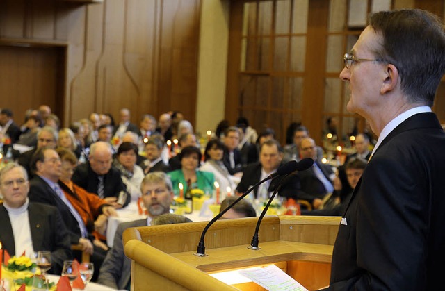 Zahlreiche Gste verfolgten die Anspra...nen auch Bernd Sahner vom UHZ  zhlte.  | Foto: Alexander Huber