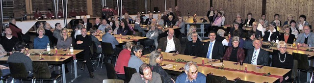 Gespannte Zuhrer: In der Jahnhalle tr...er des TV zu einem gemtlichen Abend.   | Foto: Sedlak