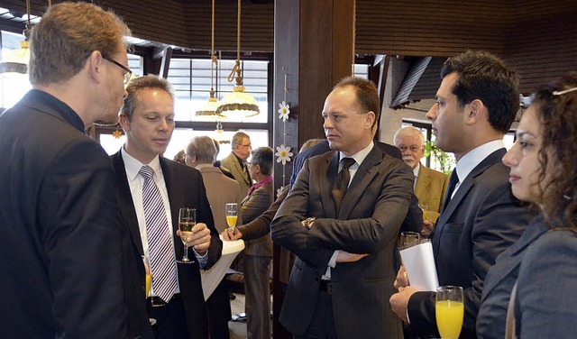 Vertreter von Politik und Wirtschaft i...to AG, und  Gkhan Balkis mit Gattin.   | Foto: Susanne Filz