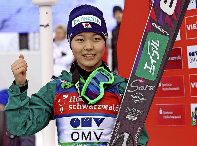 Sara Takanashi ist erst 16 Jahre alt, aber zurzeit die weltbeste Skispringerin.   | Foto: Hahne