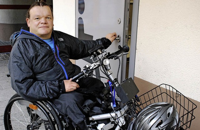 Er kennt die Stufen in der Stadt: Andr... der Behindertensportgruppe Offenburg.  | Foto: Gertrude Siefke