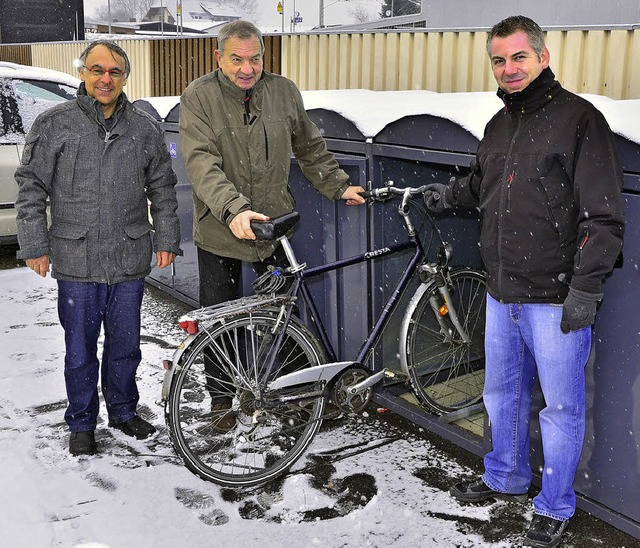 Zehn Fahrradboxen wurden auf dem Park ...rte  der Stadtverwaltung, Sven Bleyer.  | Foto: Erggelet
