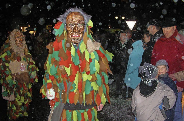 Zahlreiche Fasnachtsgestalten ziehen a...agabend beim Nachtumzug durch Grwihl.  | Foto: Archivfoto: Stefan Albiez