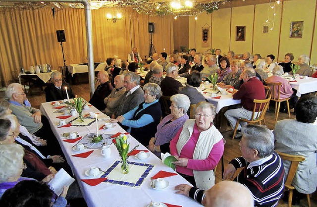 Einen unterhaltsamen  Nachmittag erlebten die Nordweiler Senioren im Lindensaal.  | Foto: Reiner Merz