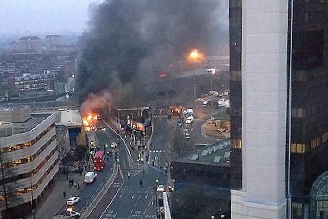 Helikopter stürzt ins Zentrum Londons