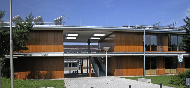 Energietag Herbolzheim; hier: energetisch sanierte Emil Drle Schule.  | Foto: Stadt