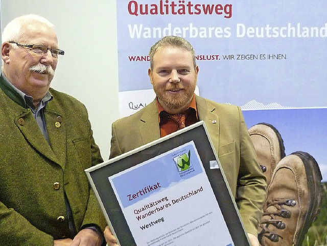 Prsentieren auf der CMT-Bhne stolz d...arald Fritsche aus Lenzkirch (links).   | Foto: privat