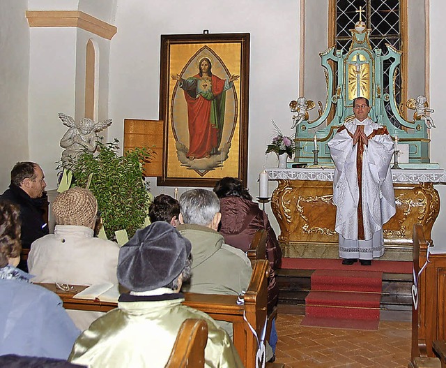 Pfarrer Fabian Schneider zelebrierte d...iligen Antonius in der Schlosskapelle.  | Foto: Binner-Schwarz