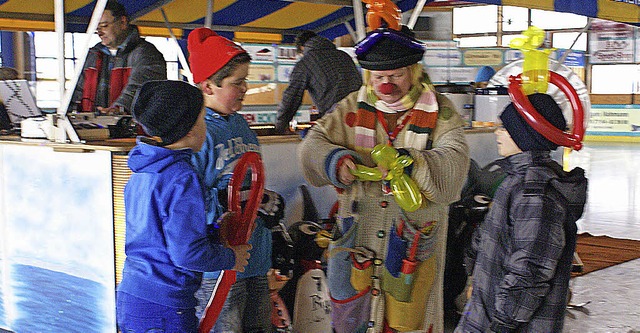 Clown Mimo knotete Ballons fr die Kinder.  | Foto: Werner Probst