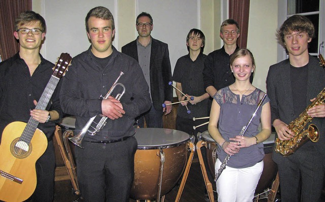 Gaben ein Konzert im Trompeterschloss ...an Erk, Lena Schmidt und Jonas Vogel)   | Foto: Michael Gottstein
